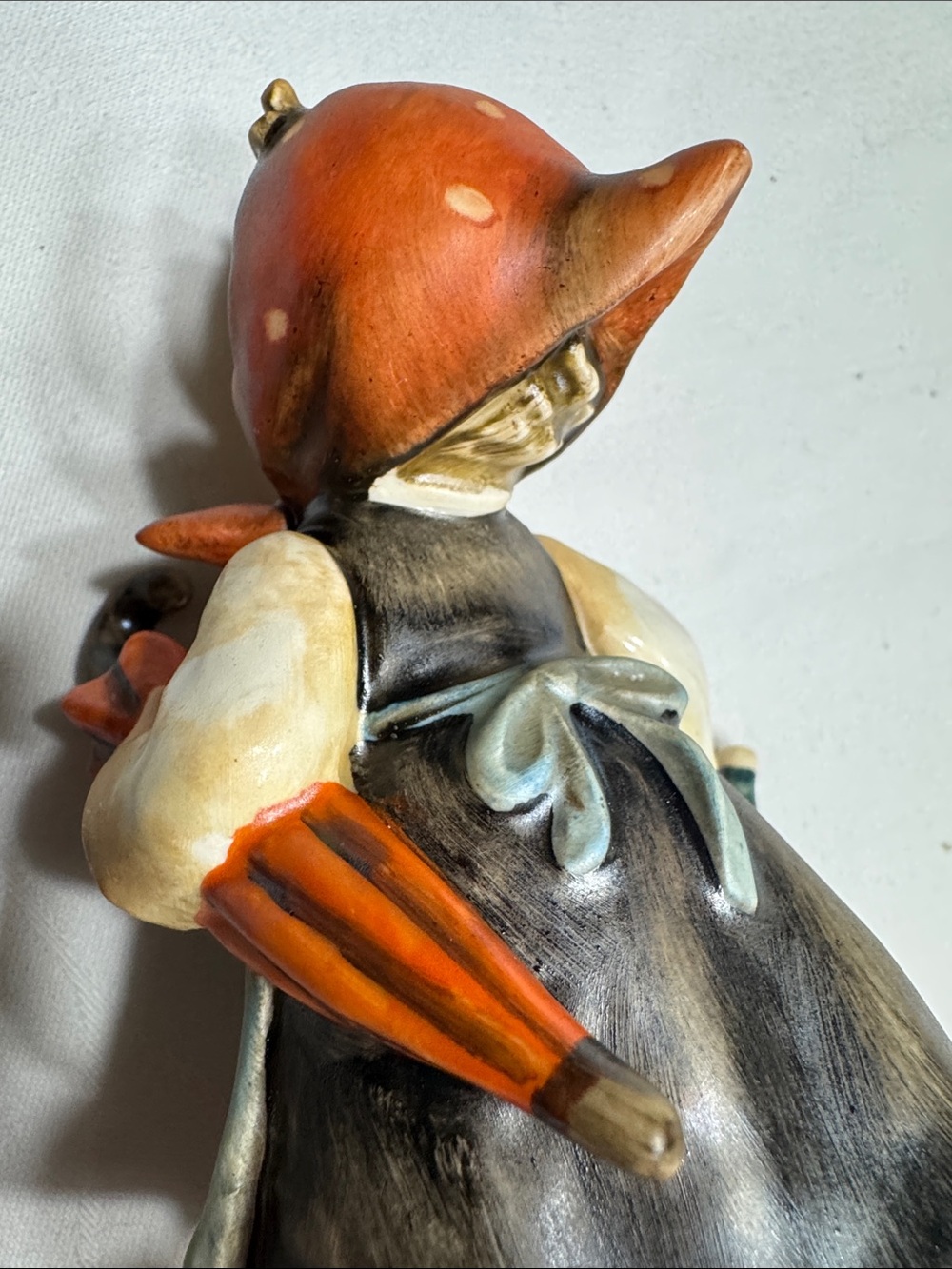 1971 Goebel M.I. Hummel “ Visiting An Invalid”  figurine. # 382. Mint condition. - Picture 9 of 11